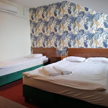 Pensjonat Telimena Hotell Zwierzyniec Exteriör bild