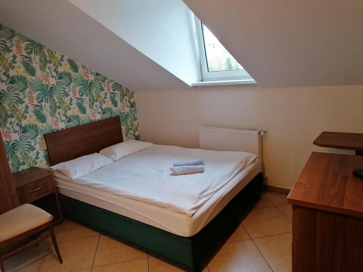 Pensjonat Telimena Hotell Zwierzyniec Exteriör bild